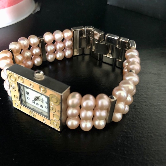 Quartz watch with pearl band - Picture 3 of 5